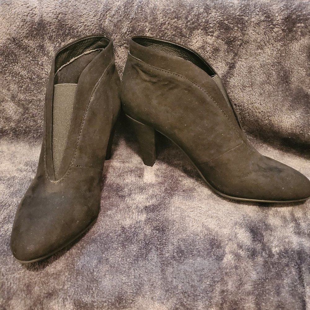 Brand New Chinese Laundry Heeled Booties - Size 7